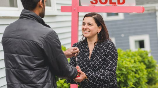 Quelle est la différence entre un agent immobilier et un mandataire ?