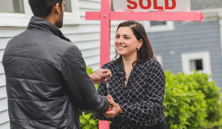 Quelle est la différence entre un agent immobilier et un mandataire ?